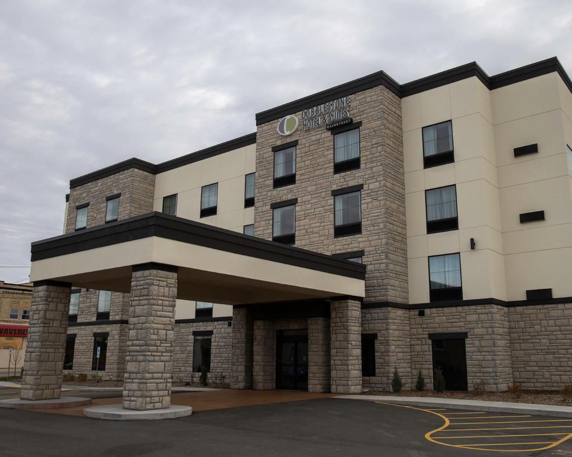 Cobblestone Hotel & Suites - Two Rivers Exterior foto