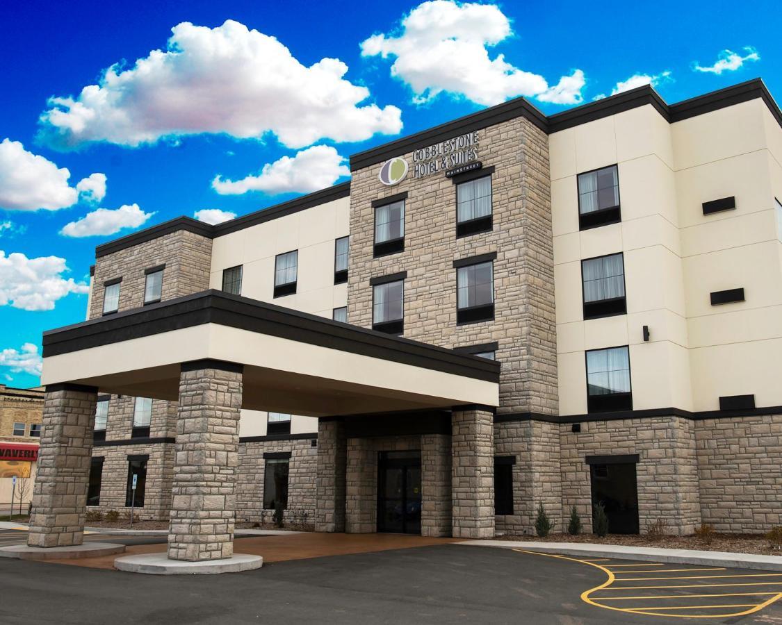 Cobblestone Hotel & Suites - Two Rivers Exterior foto